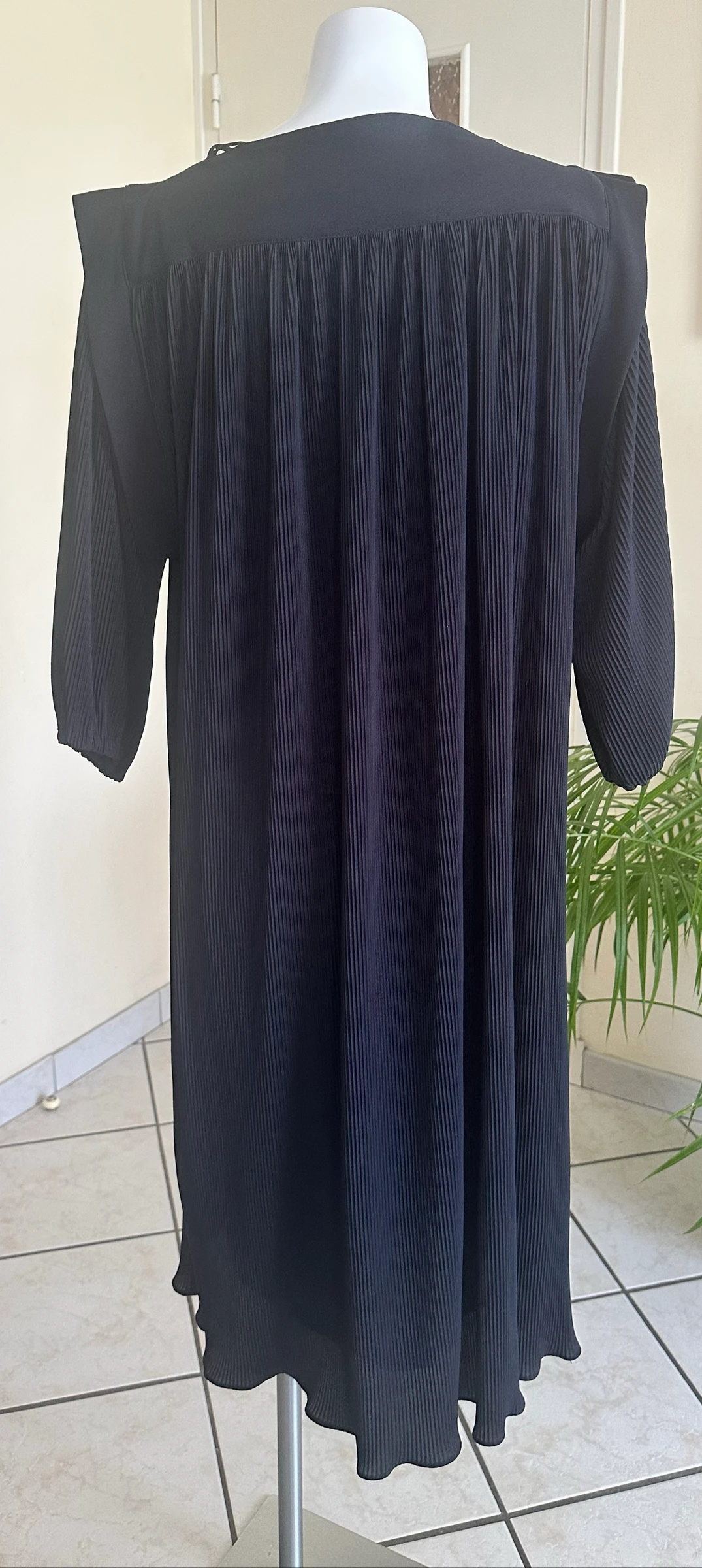 Black Lined Dress Size 42/44 – Never Worn – Zero Sheer – photo 6